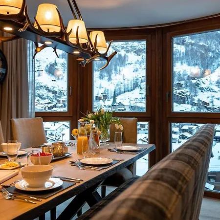 Griede With Spectacular Matterhorn Views 度假居